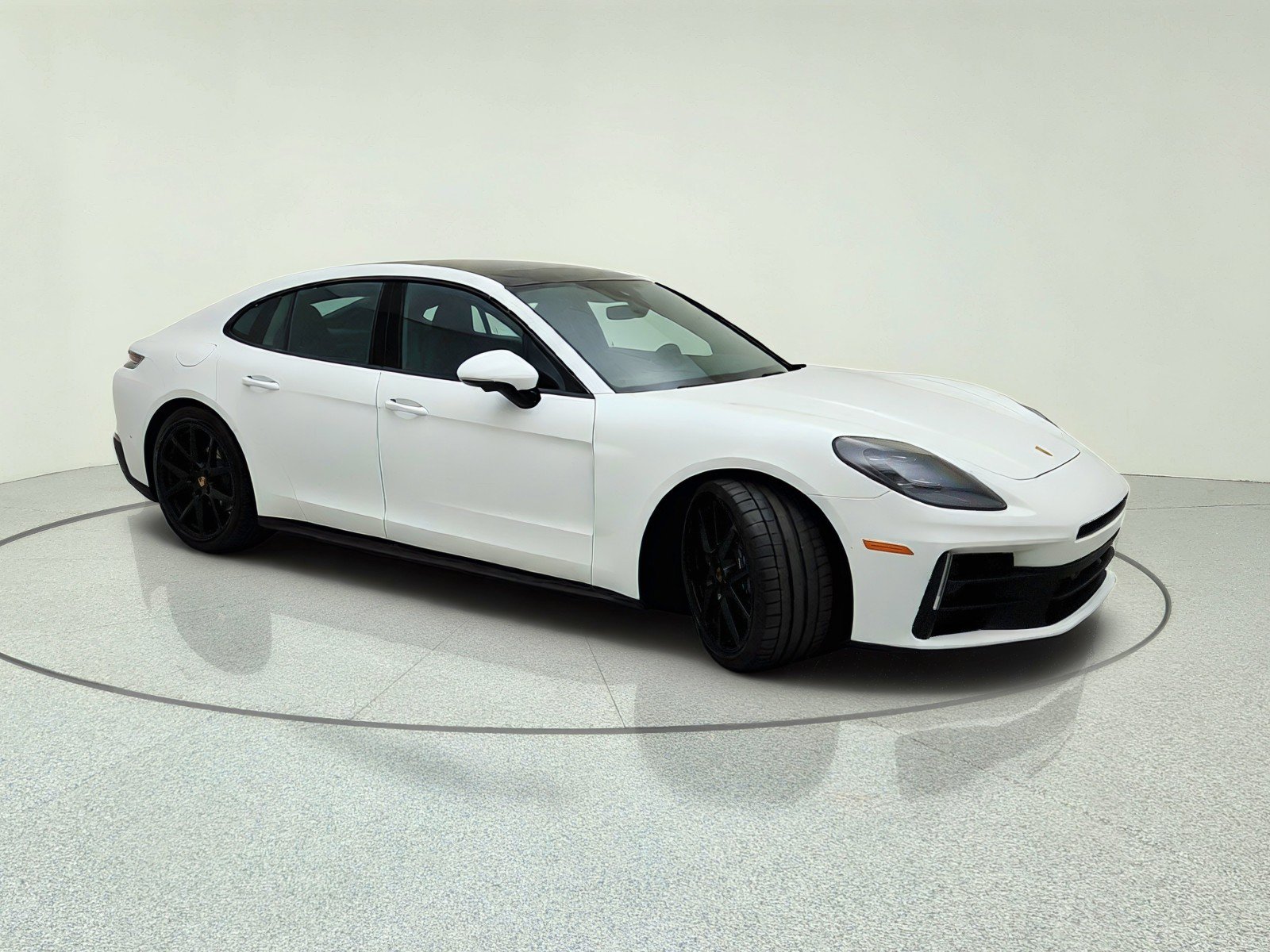 Used 2025 Porsche Panamera image 5
