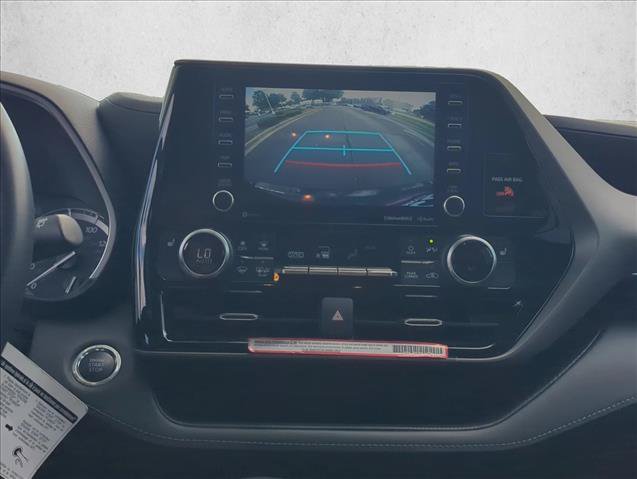 Used 2022 Toyota Highlander XLE FWD image 20