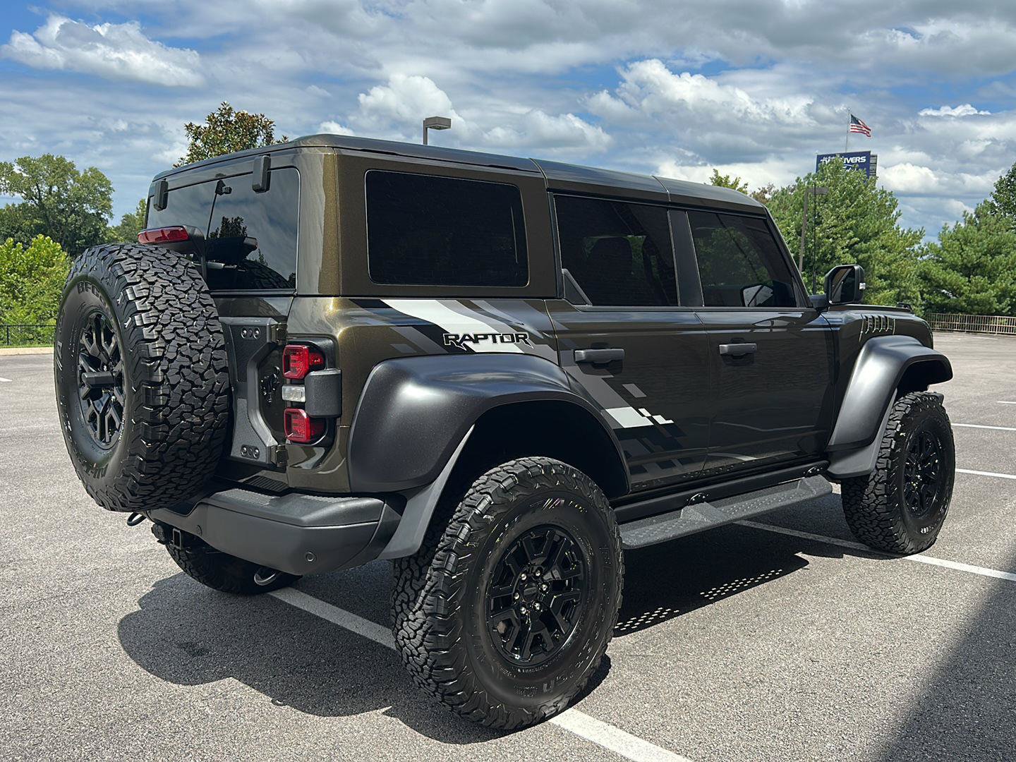 Certified 2025 Ford Bronco Raptor w/ Interior Carbon Fiber Pack AWD/4WD image 5