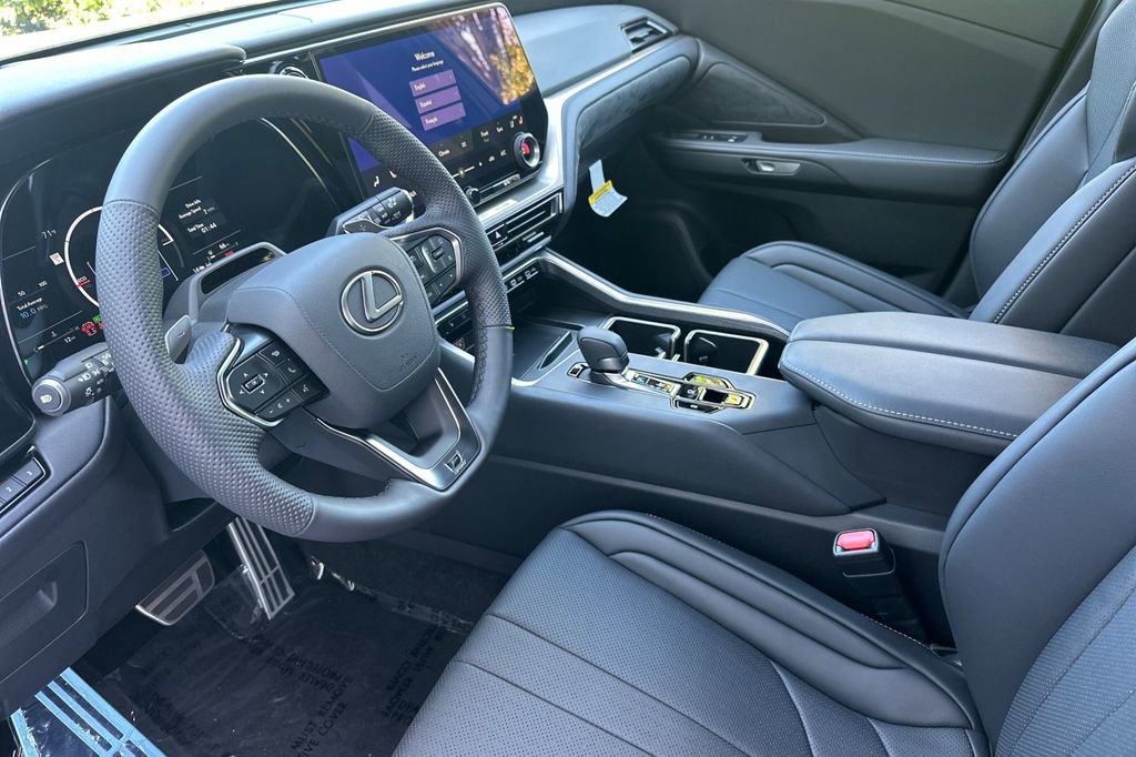 New 2026 Lexus TX 500h AWD image 10