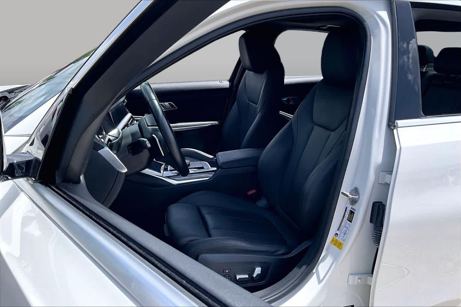 Used 2021 BMW 330i Sedan w/ Convenience Package RWD image 7