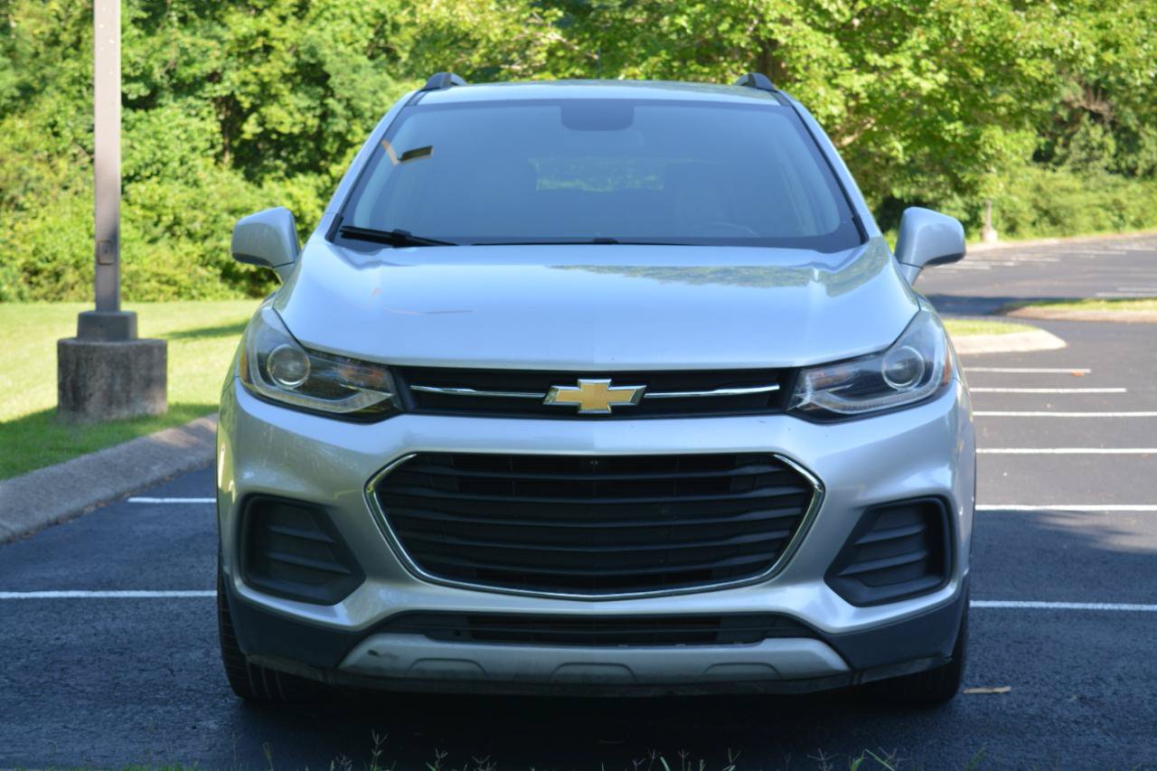 Used 2018 Chevrolet Trax LT w/ LT Convenience Package FWD image 2