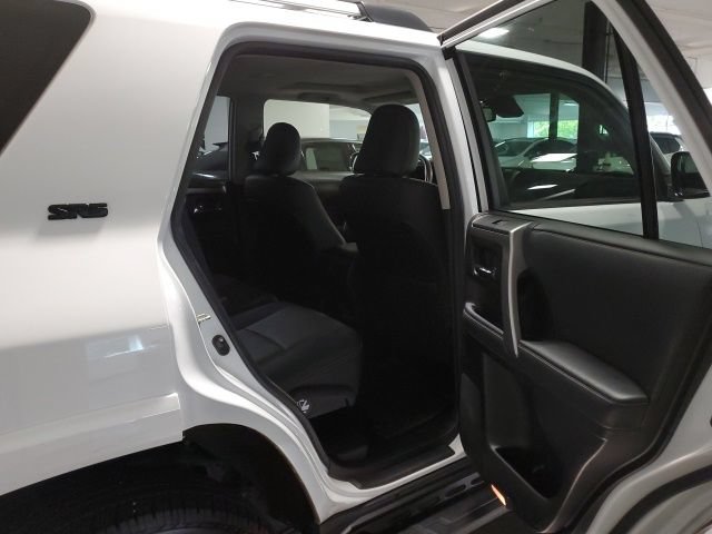 Used 2024 Toyota 4Runner SR5 Premium w/ Moonroof Package AWD/4WD image 32