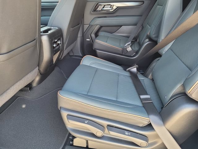 New 2026 GMC Yukon XL AT4 w/ AT4 Premium Package AWD/4WD image 11