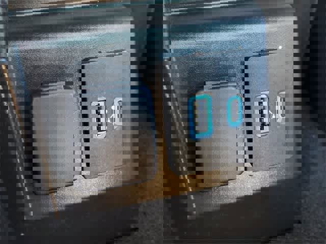 Used 2022 Ford Explorer XLT w/ Equipment Group 202A image 35