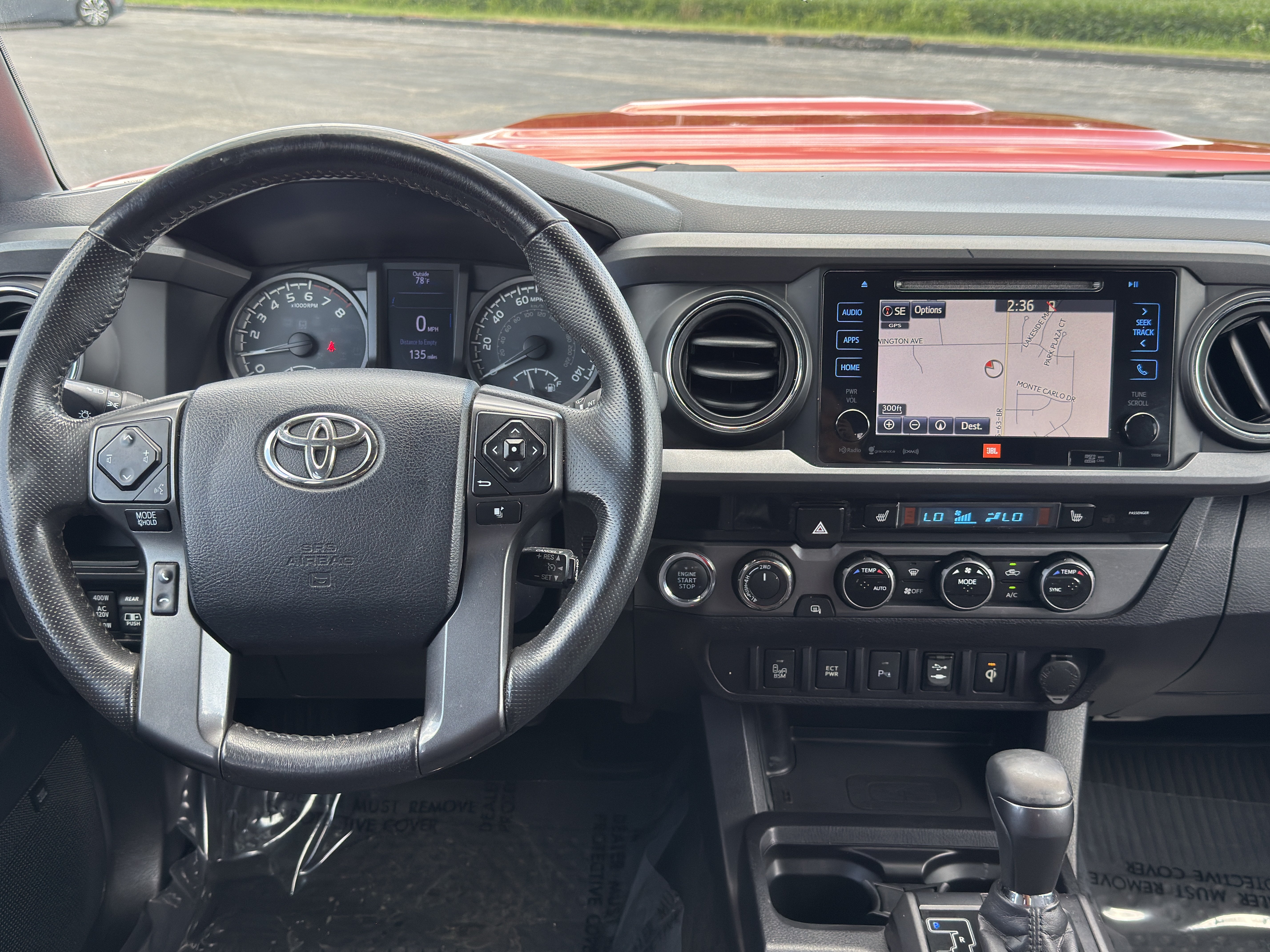 Used 2017 Toyota Tacoma TRD Sport AWD/4WD image 27