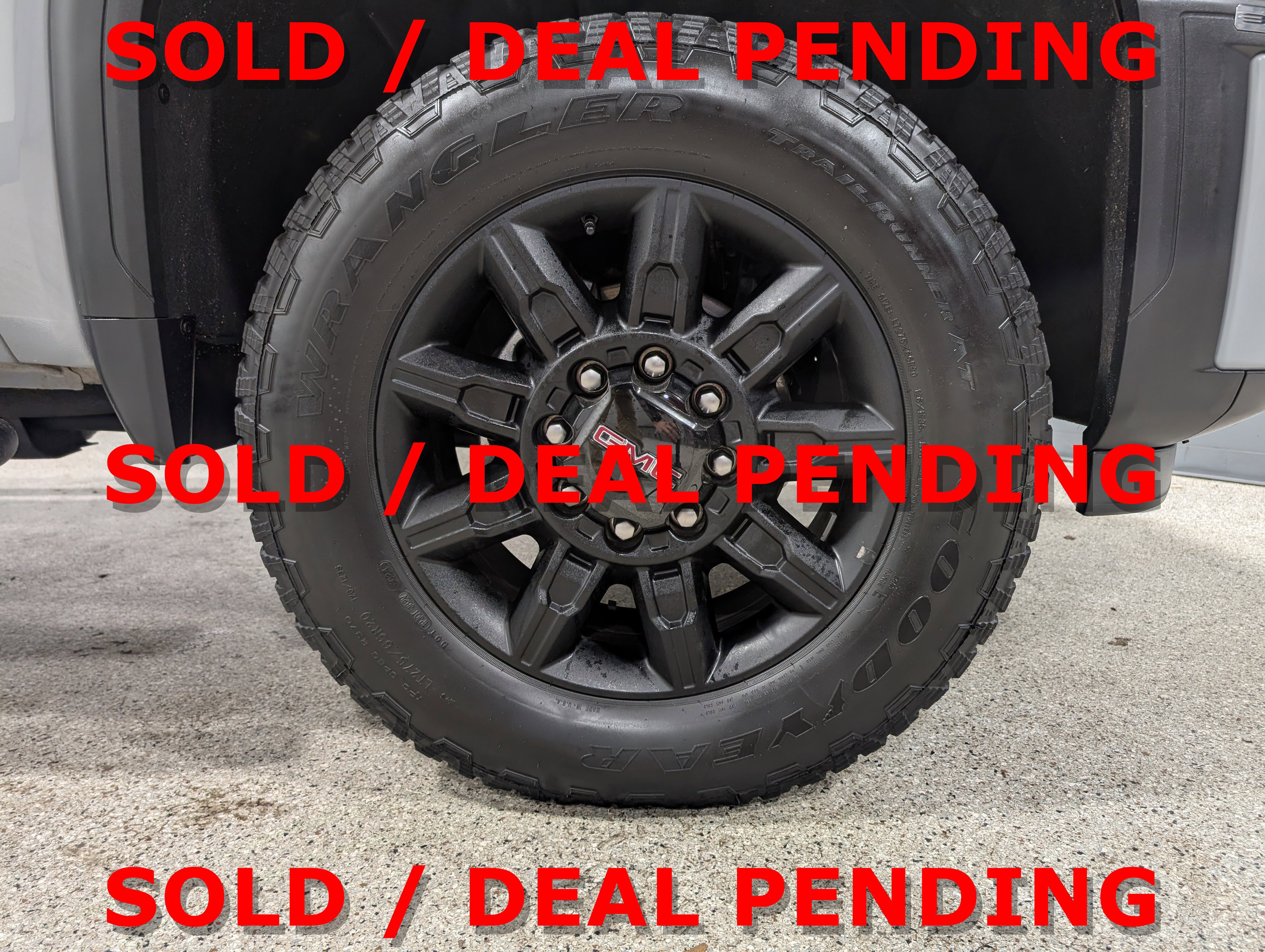 Used 2025 GMC Sierra 3500 AT4 image 15