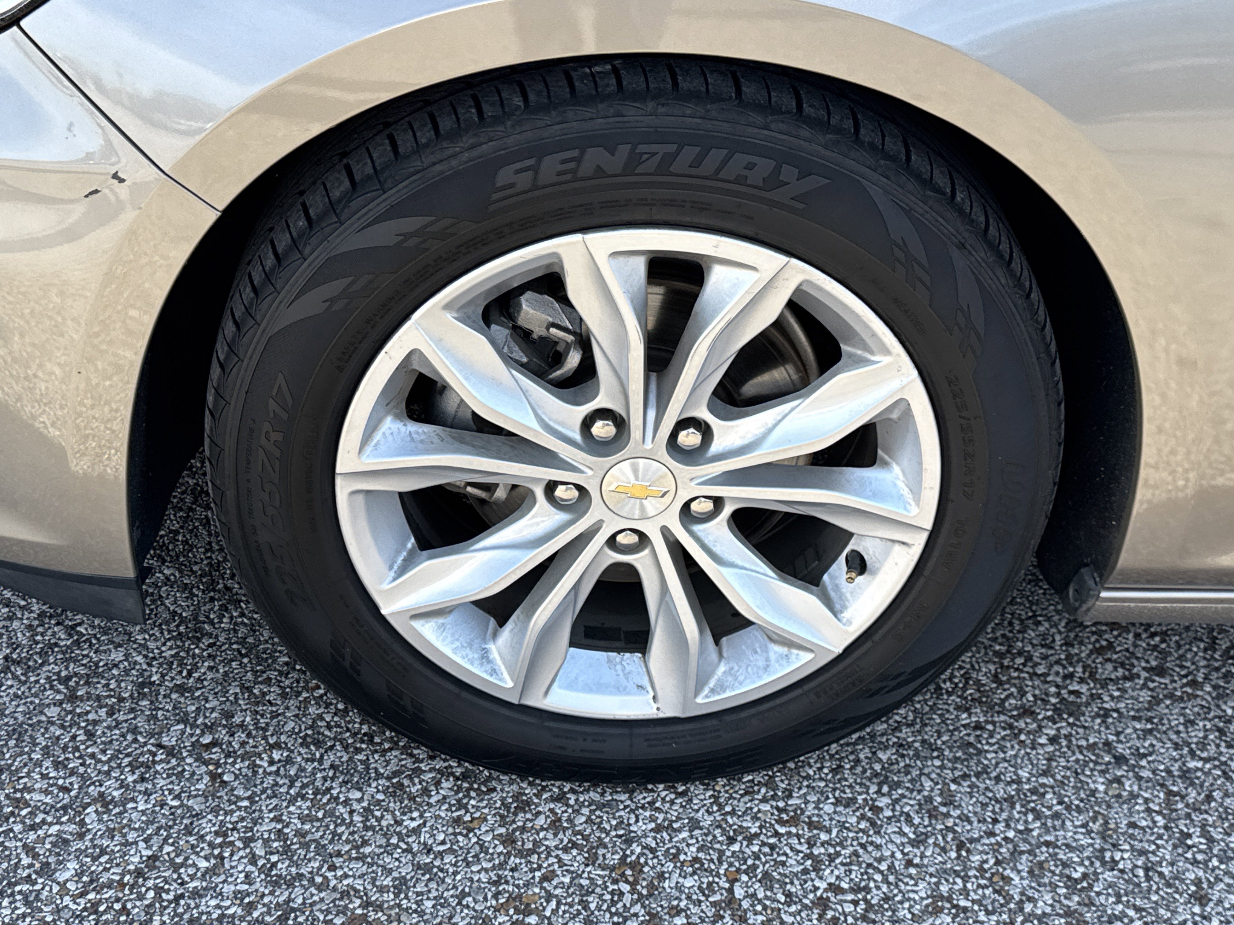 Used 2023 Chevrolet Malibu LT image 9