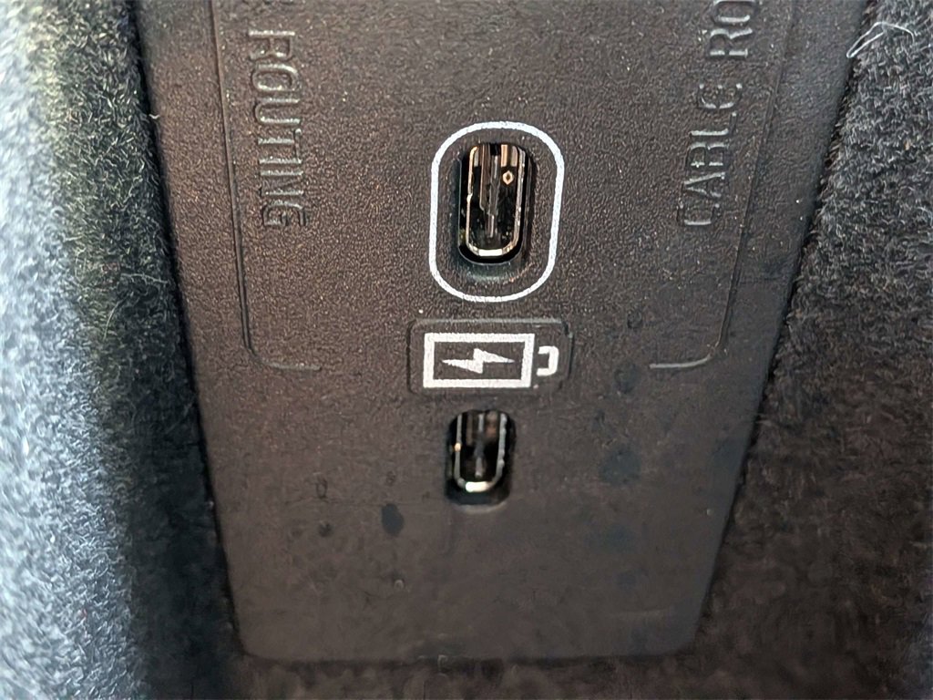 Certified 2023 Volvo XC60 B5 Ultimate w/ Climate Package image 23