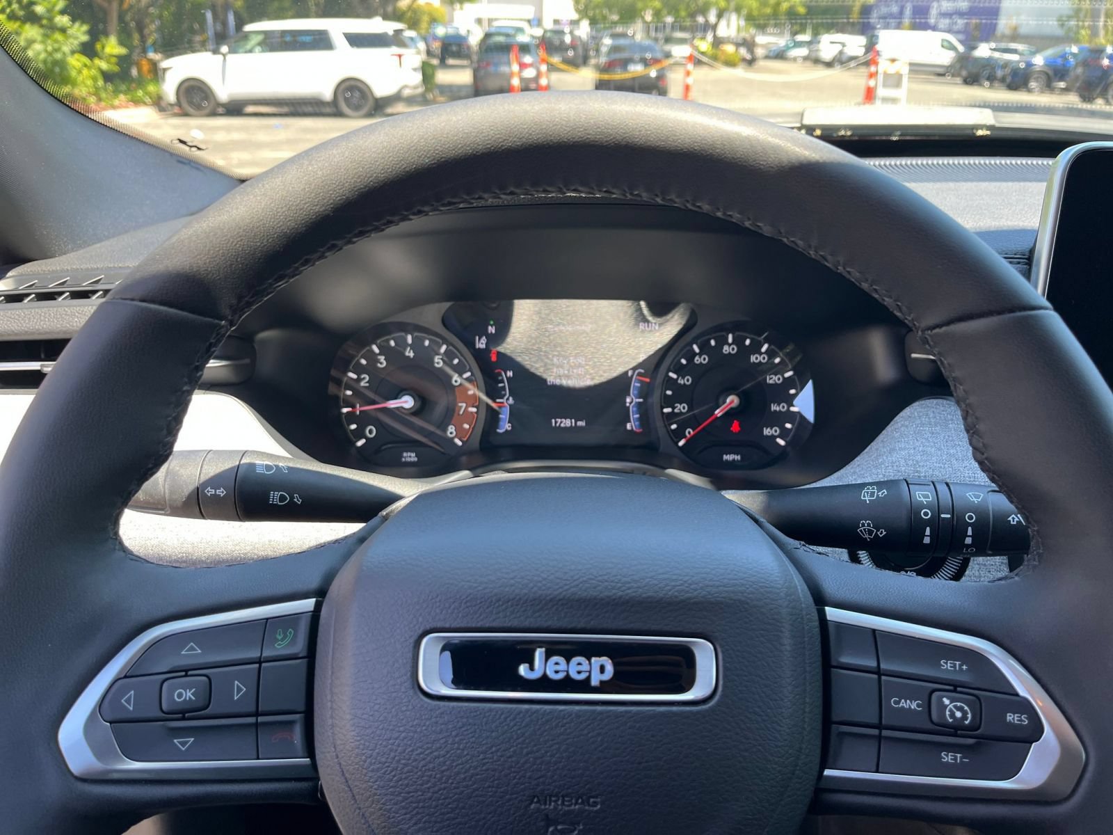 Used 2025 Jeep Compass Latitude AWD/4WD image 28