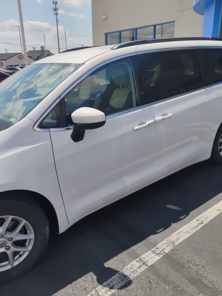 Used 2021 Chrysler Voyager Lxi FWD image 3