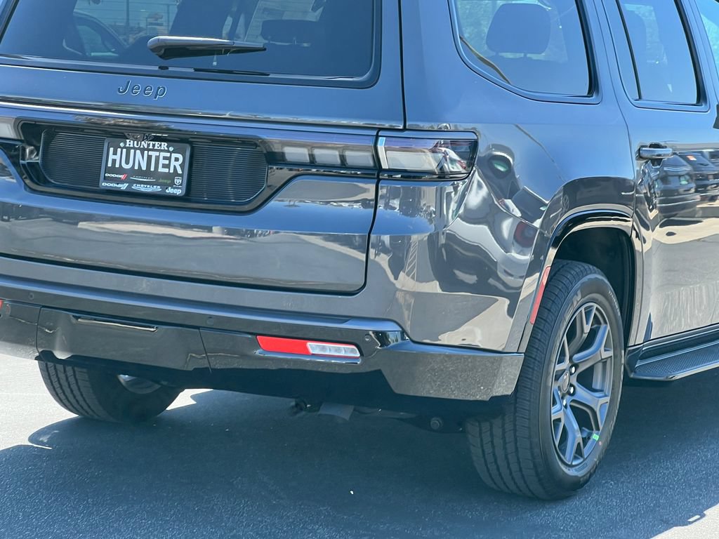 New 2026 Jeep Grand Wagoneer Limited AWD/4WD image 8