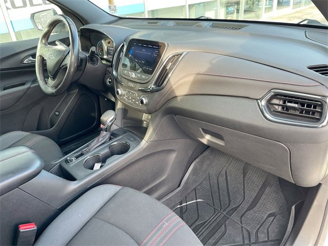 Certified 2022 Chevrolet Equinox RS w/ Infotainment Package image 29