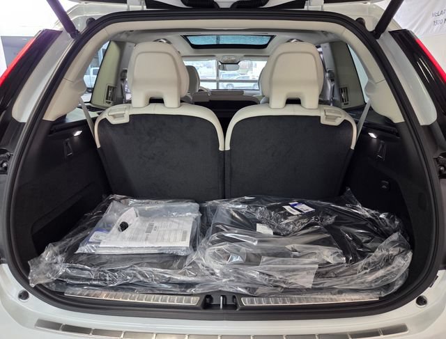 New 2026 Volvo XC90 B6 Ultra w/ Protection Package Premier AWD/4WD image 16