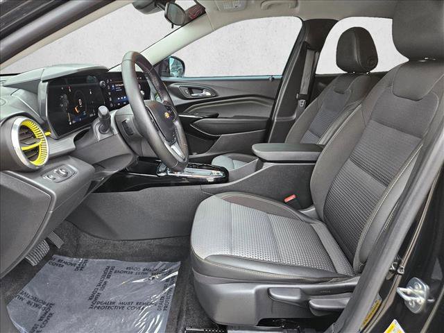 Used 2024 Chevrolet Trax LT w/ Driver Confidence Package FWD image 15
