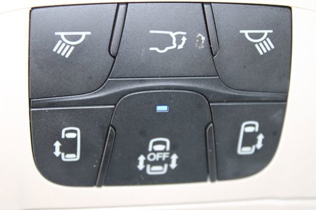 Used 2024 Chrysler Pacifica Limited FWD image 34
