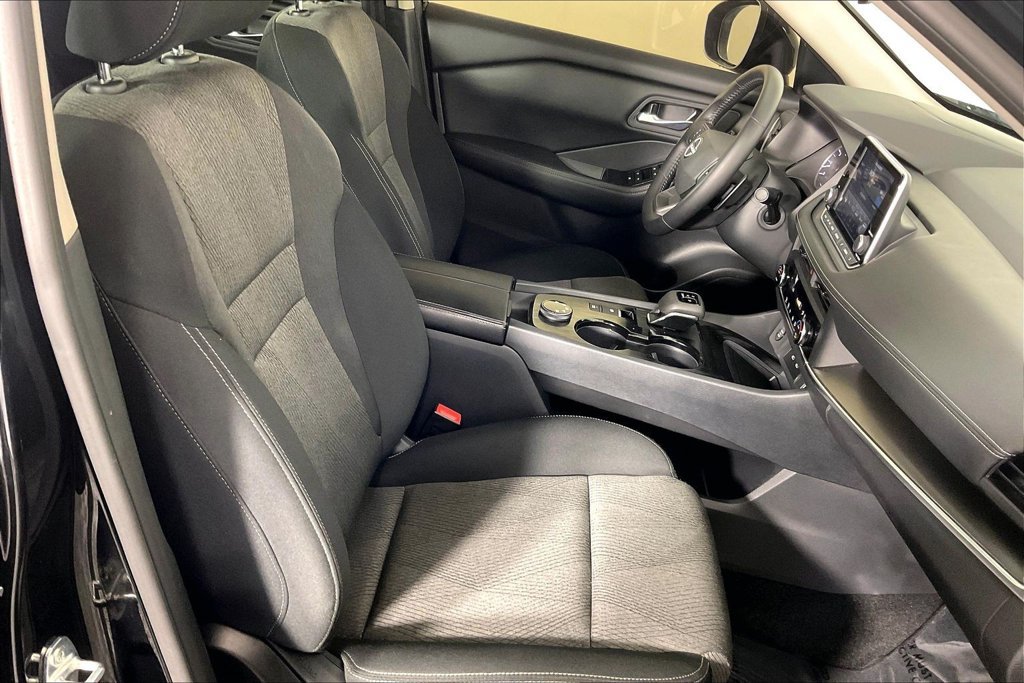 Used 2026 Nissan Rogue SV AWD/4WD image 9
