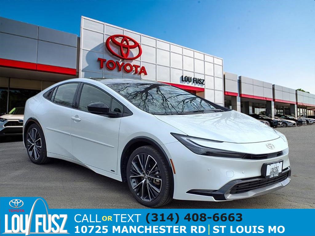 Used 2024 Toyota Prius XLE image 1