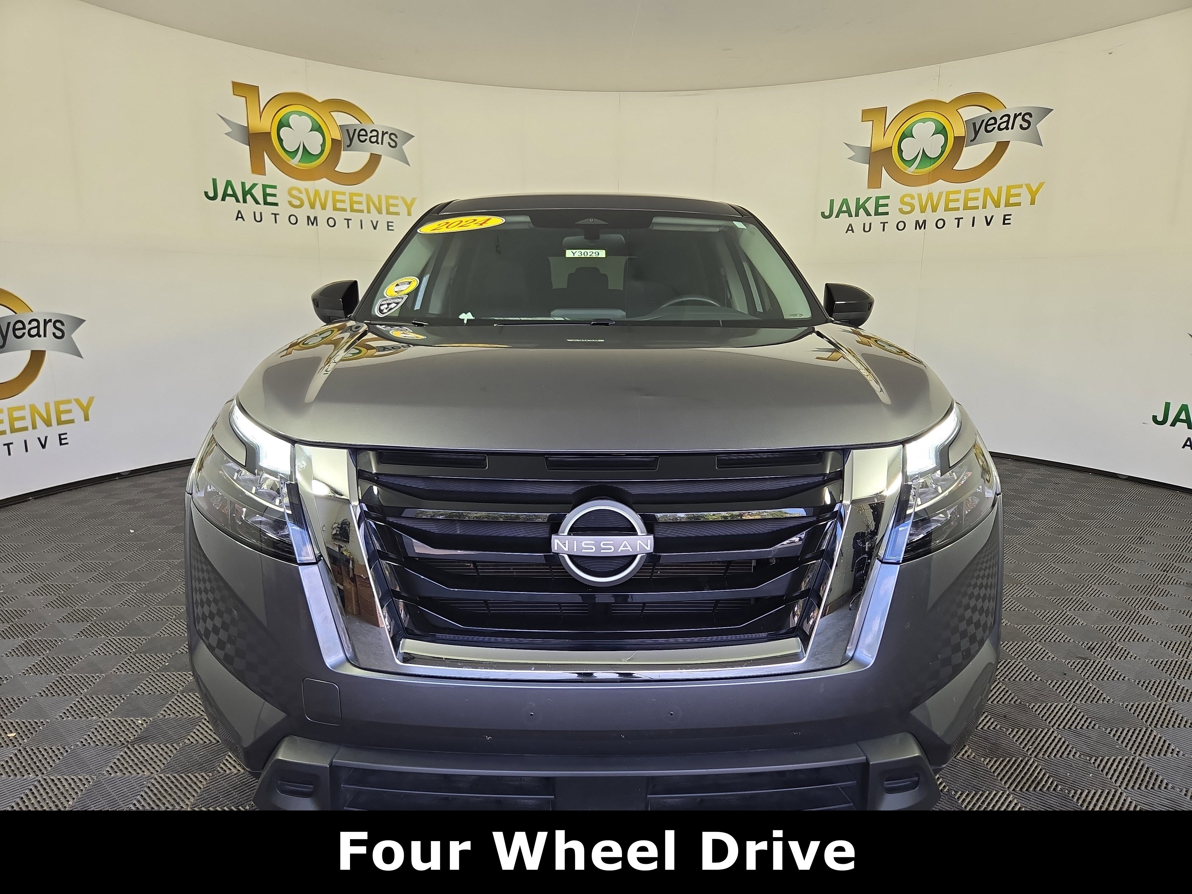 Used 2024 Nissan Pathfinder S image 2