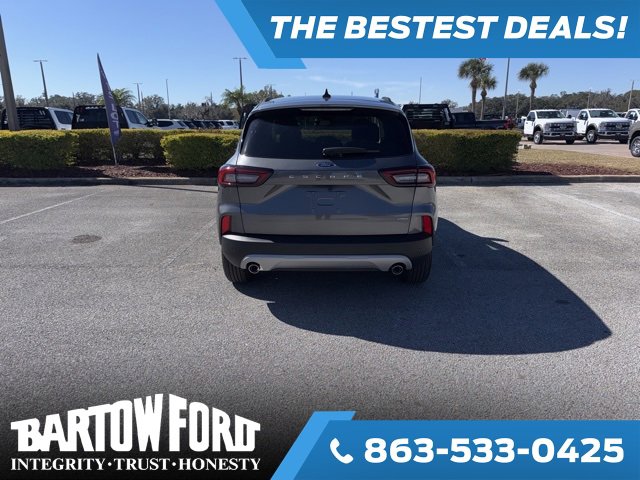 Used 2025 Ford Escape SE w/ PHEV Premium Package image 6