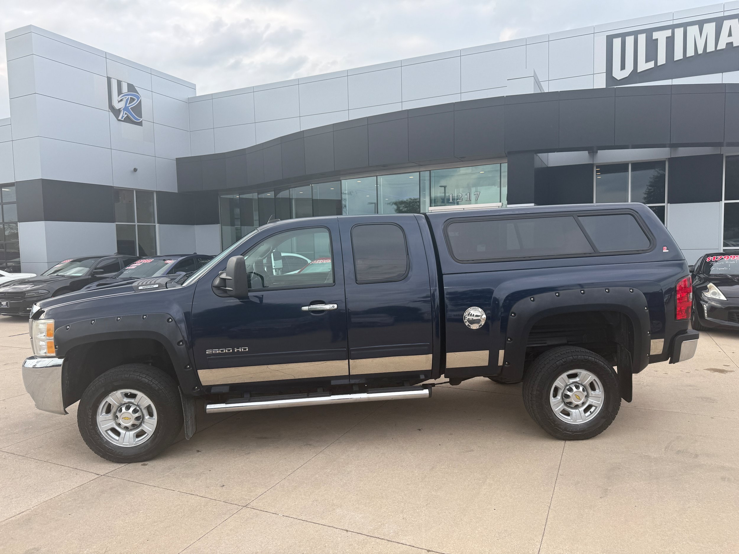Used 2010 Chevrolet Silverado 2500 LTZ w/ LTZ Plus Package AWD/4WD image 4