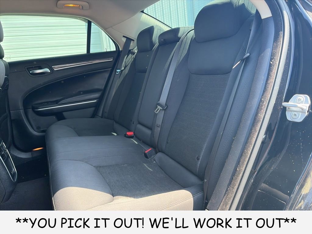 Used 2019 Chrysler 300 Touring w/ Sport Appearance Package RWD image 9