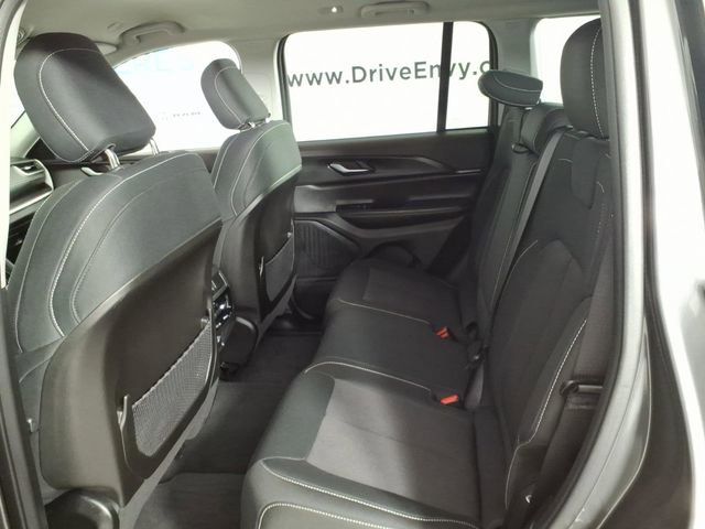 Used 2023 Jeep Grand Cherokee Laredo w/ Luxury Tech Group I image 9