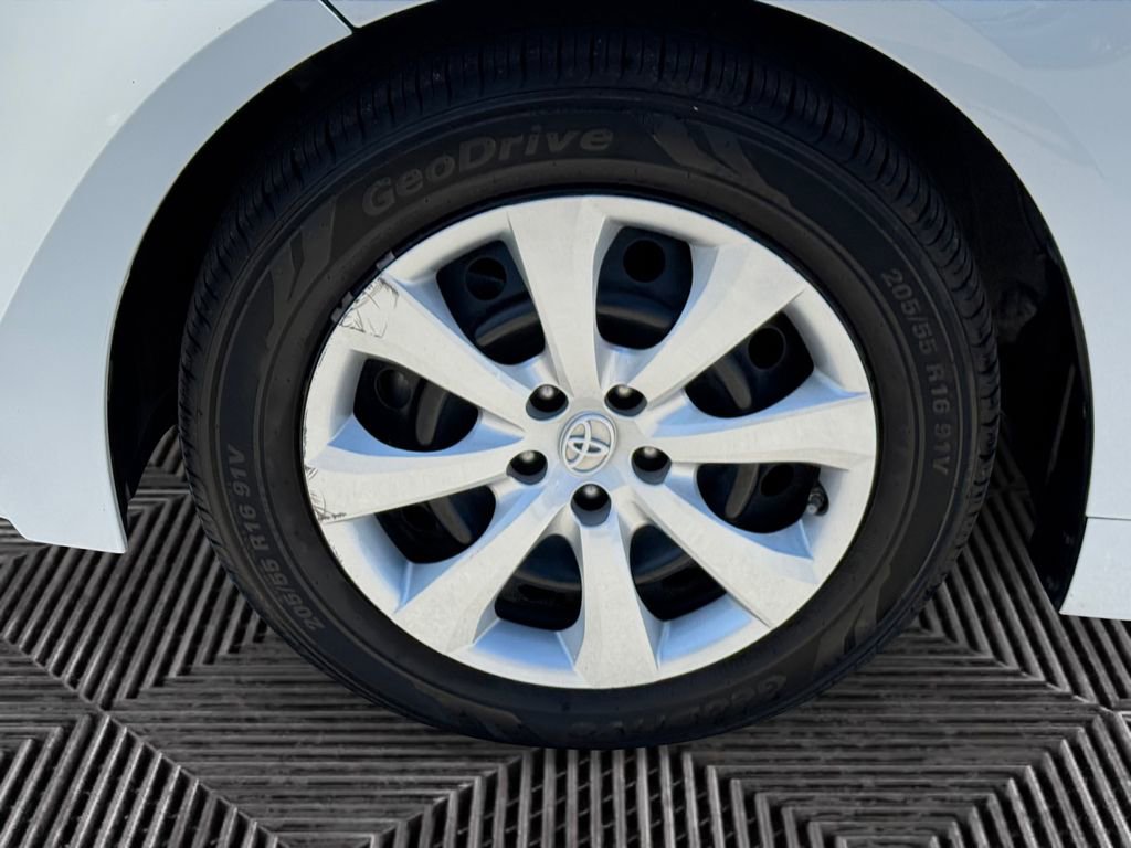 Used 2022 Toyota Corolla LE image 14