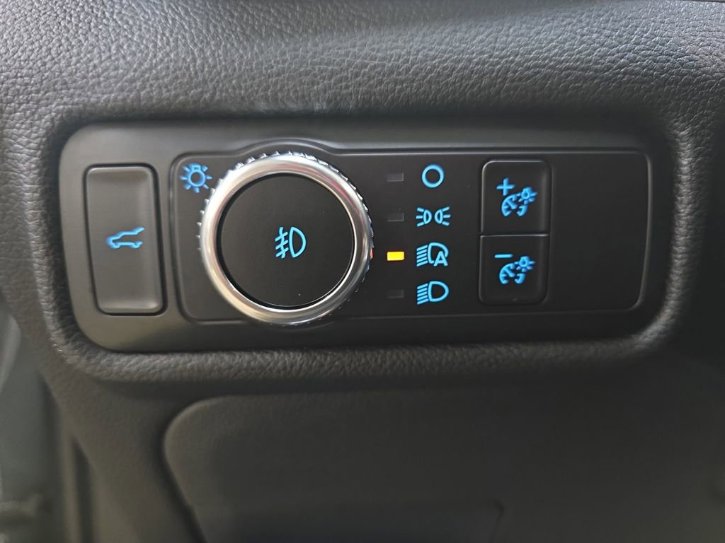 Used 2023 Ford Explorer XLT w/ Equipment Group 202A image 28