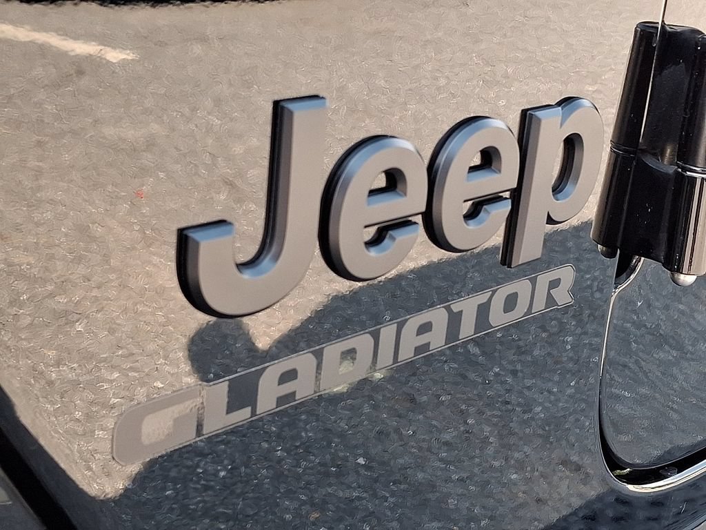 Used 2021 Jeep Gladiator Sport AWD/4WD image 28