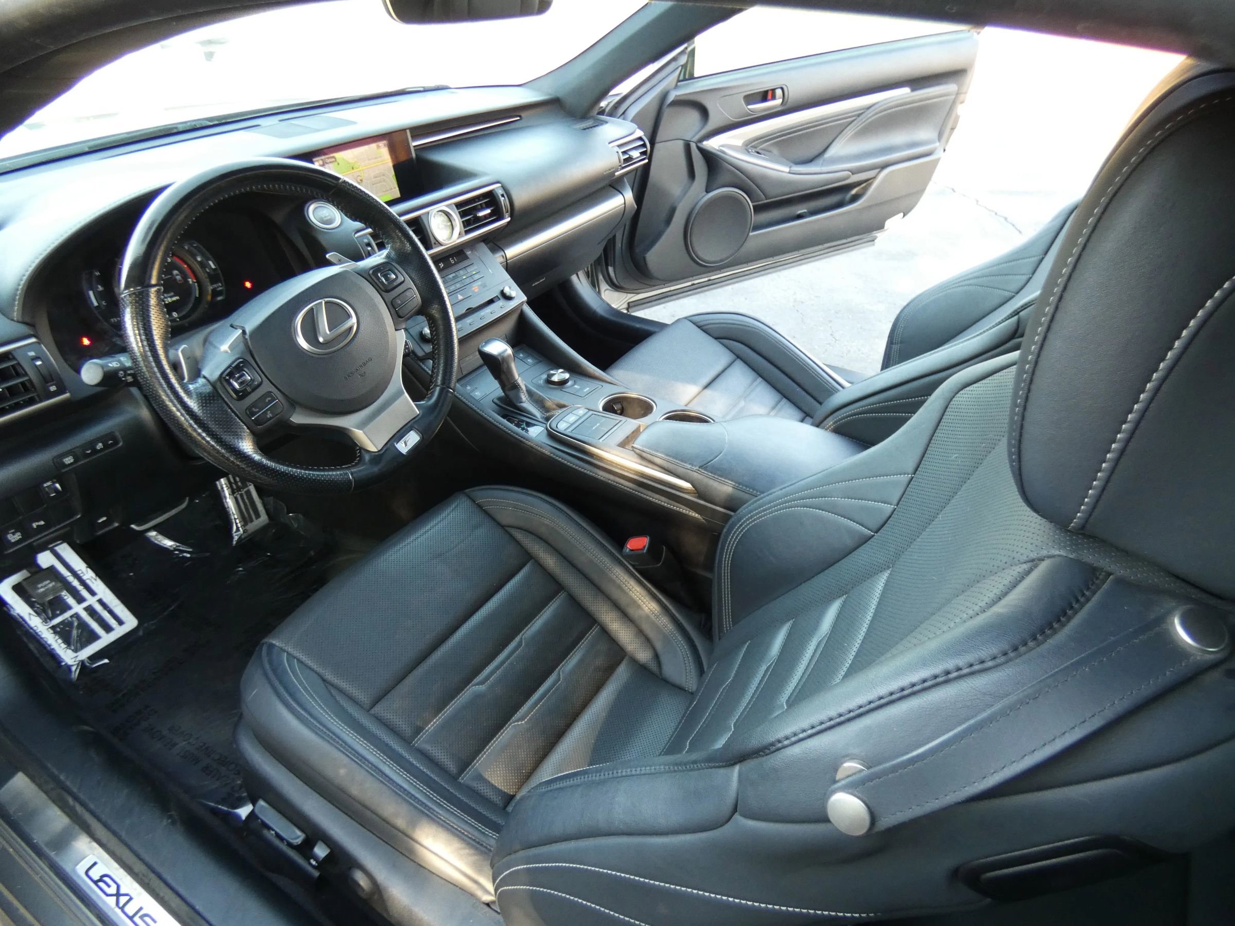 Used 2017 Lexus RC 200t image 46