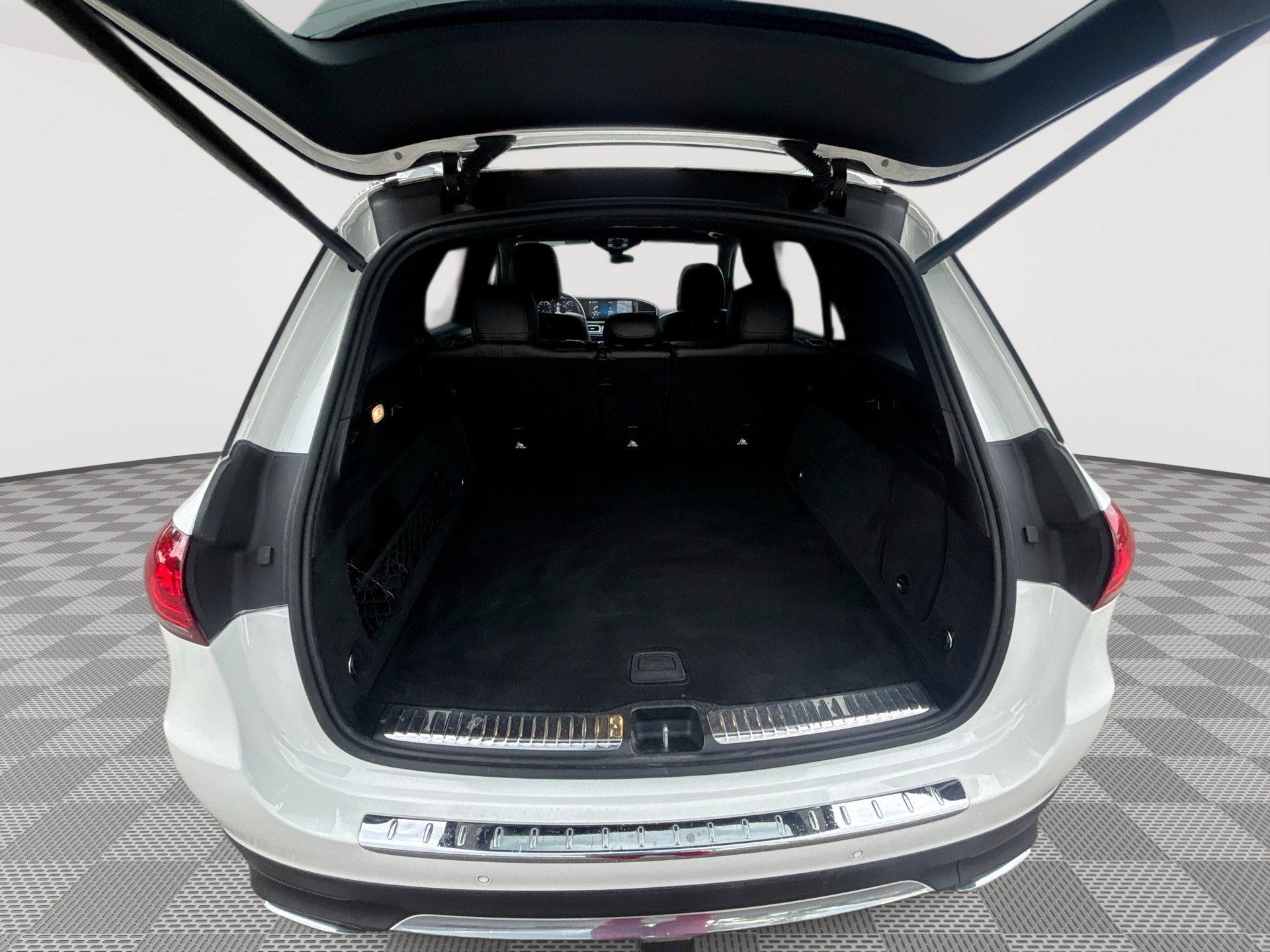 Used 2020 Mercedes-Benz GLE 350 4MATIC w/ Premium Package image 22