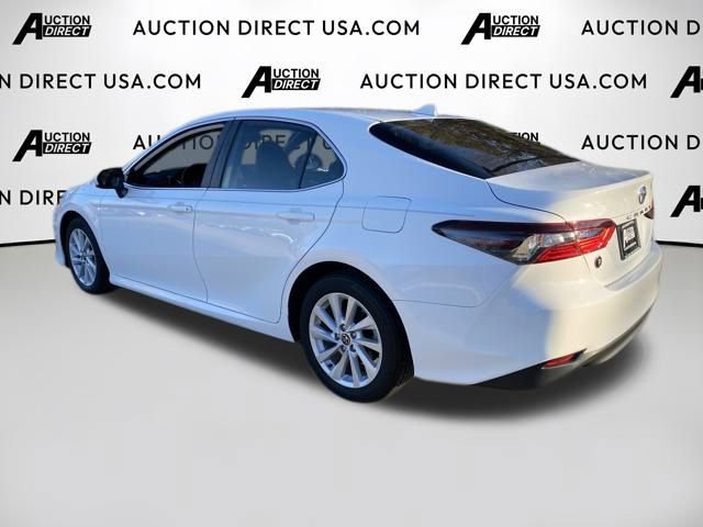 Used 2022 Toyota Camry LE image 19