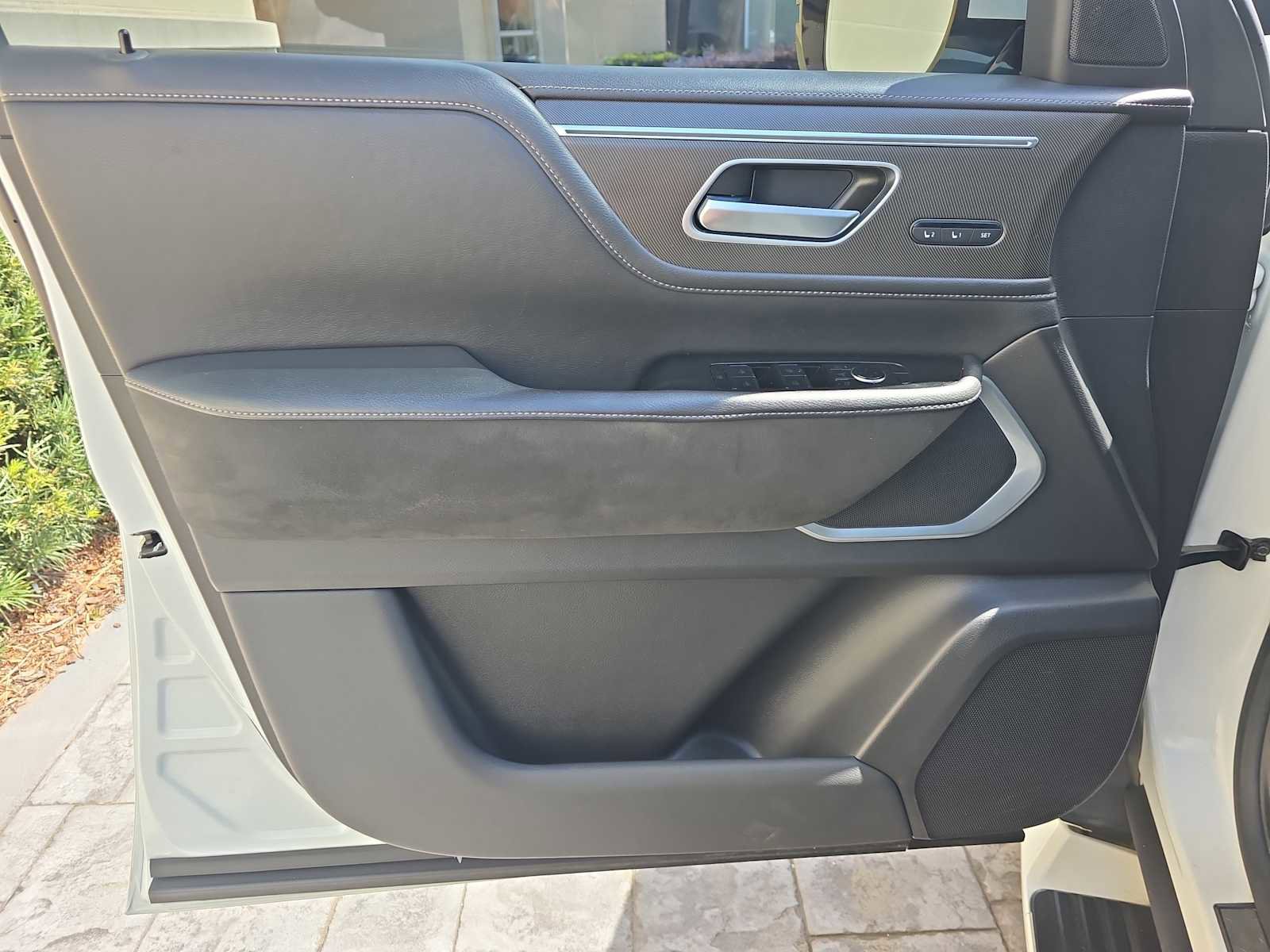 Certified 2025 INFINITI QX80 Luxe image 15