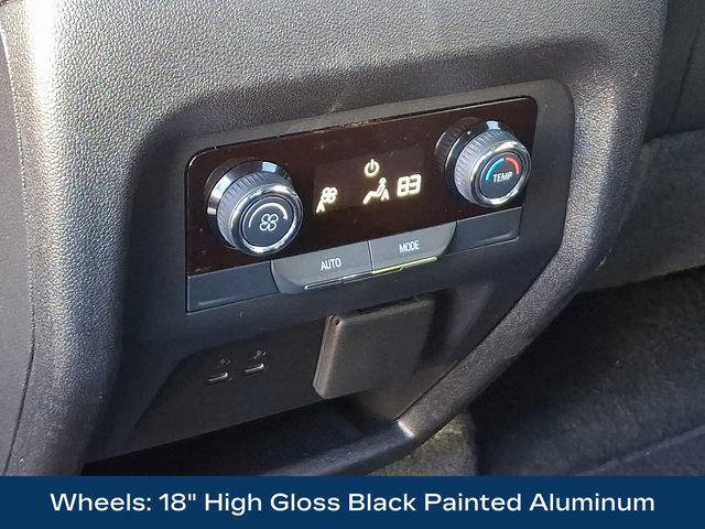 Used 2024 Chevrolet Traverse Z71 AWD/4WD image 18