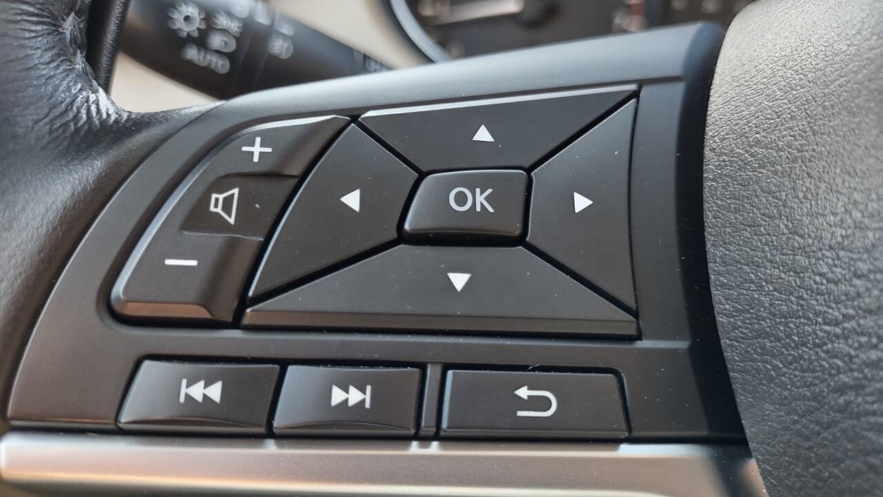 Used 2019 Nissan Rogue SV w/ Premium Package image 19