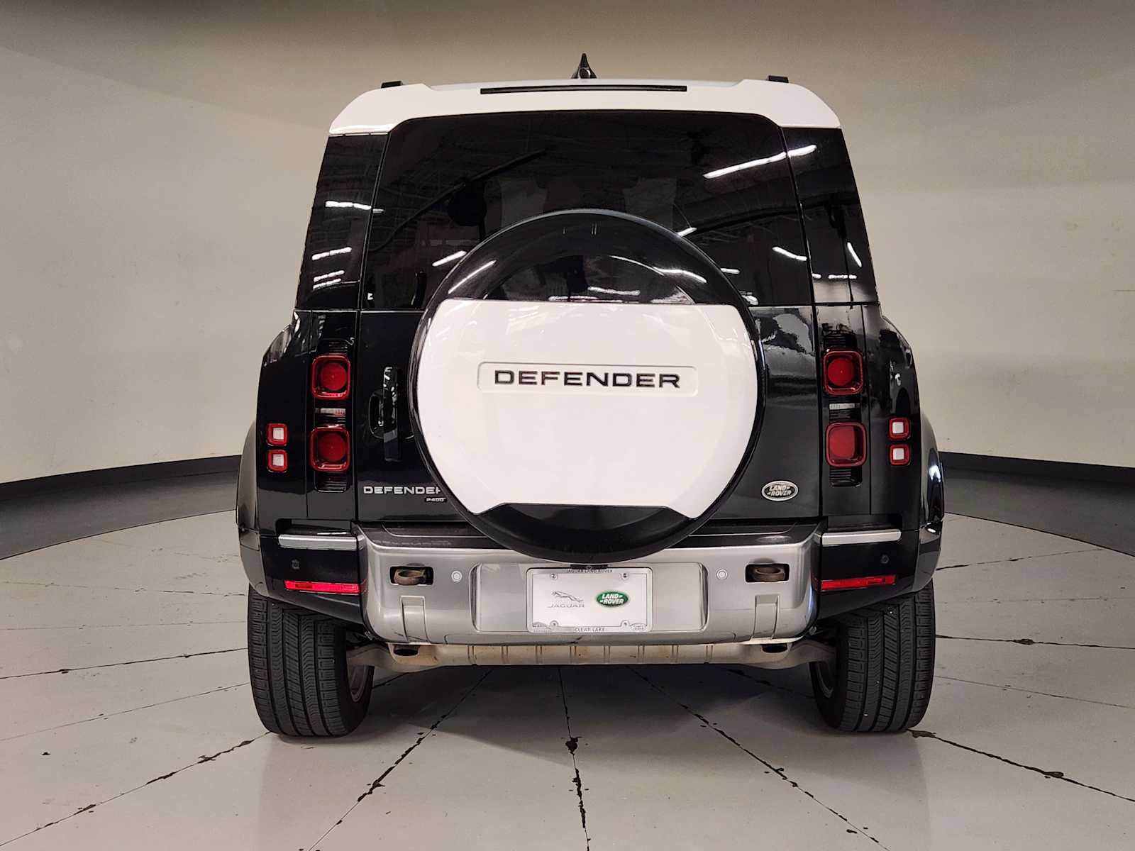 Used 2023 Land Rover Defender 90 SE AWD/4WD image 9