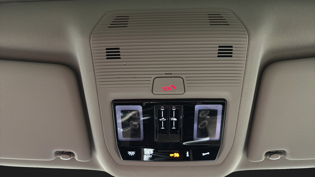 Used 2025 Volkswagen Atlas SEL AWD/4WD image 34