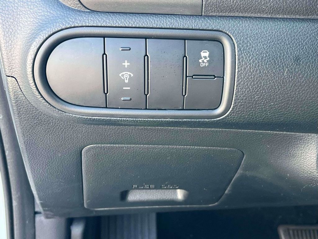 Used 2017 Kia Forte LX image 14