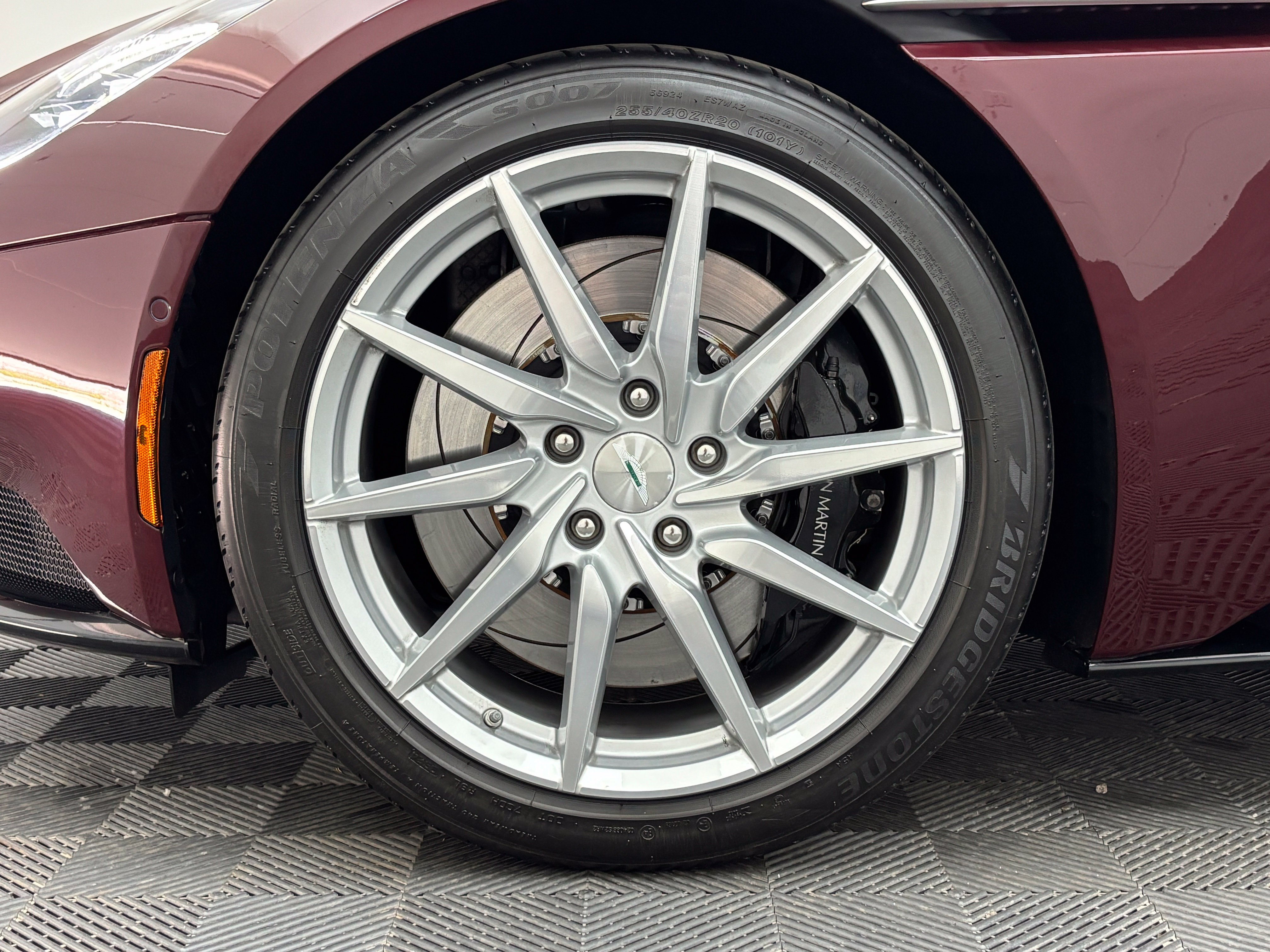 Used 2019 Aston Martin DB11 Volante RWD image 14