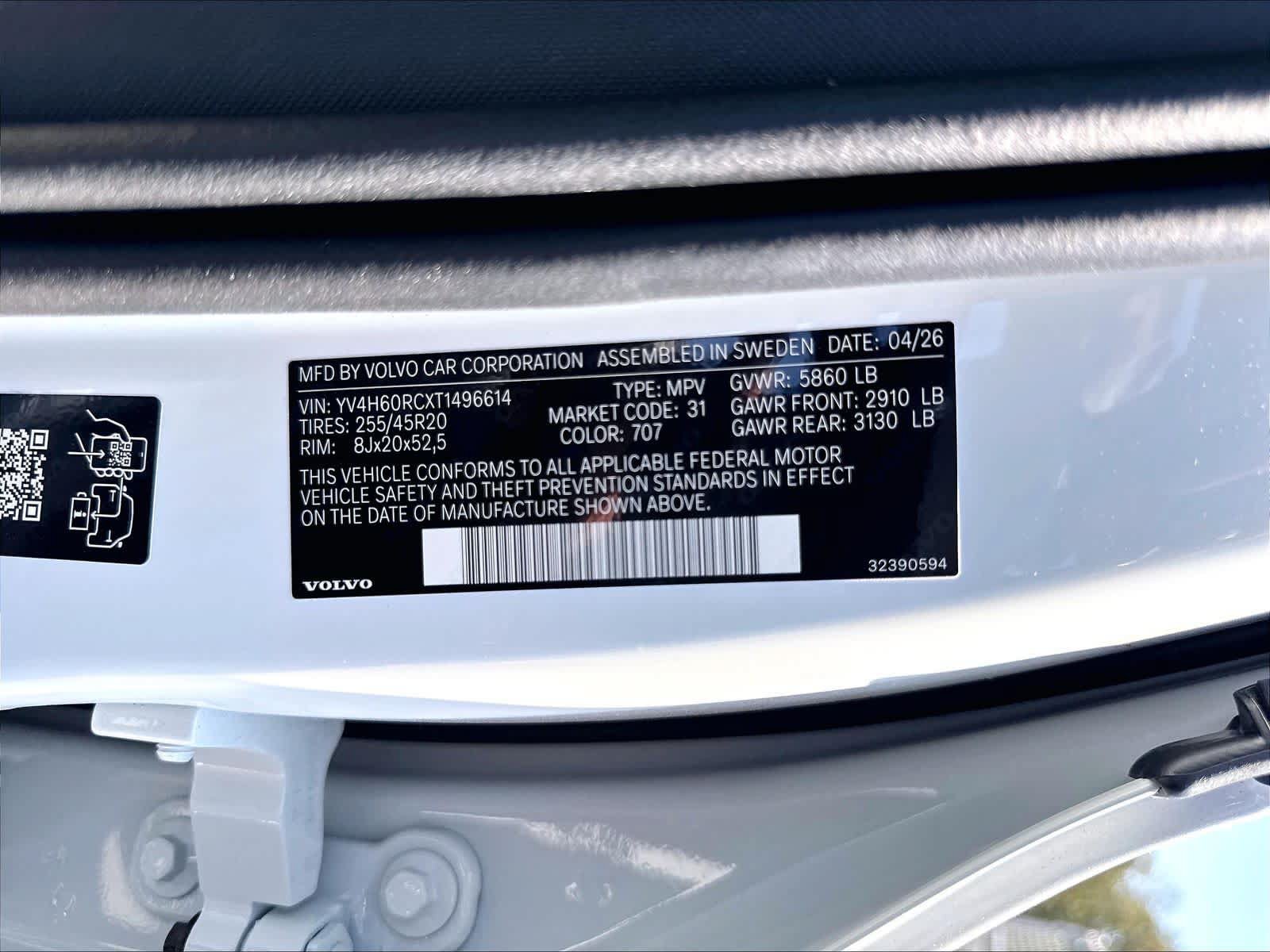 New 2026 Volvo XC60 T8 Plus w/ Climate Package PRO AWD/4WD image 36