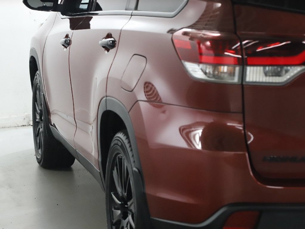 Used 2019 Toyota Highlander SE w/ Nightshade Edition AWD/4WD image 44