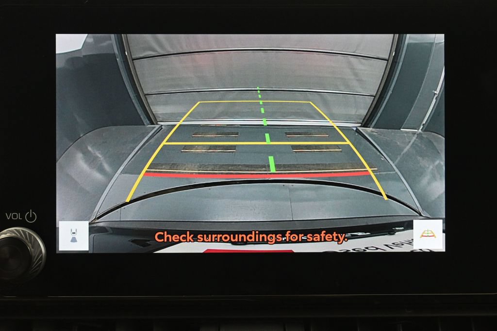 Used 2025 Toyota RAV4 LE AWD/4WD image 20