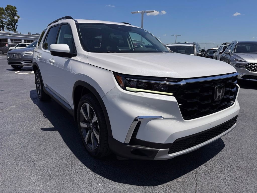 Used 2023 Honda Pilot Touring image 7