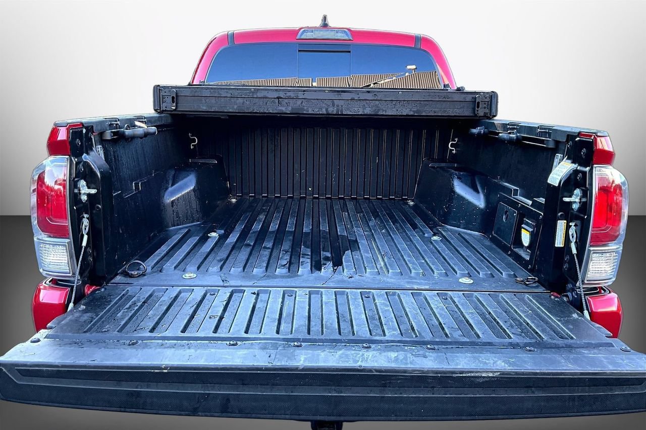 Used 2022 Toyota Tacoma TRD Sport AWD/4WD image 24