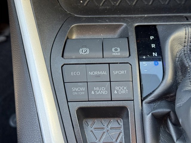 Used 2024 Toyota RAV4 LE image 20