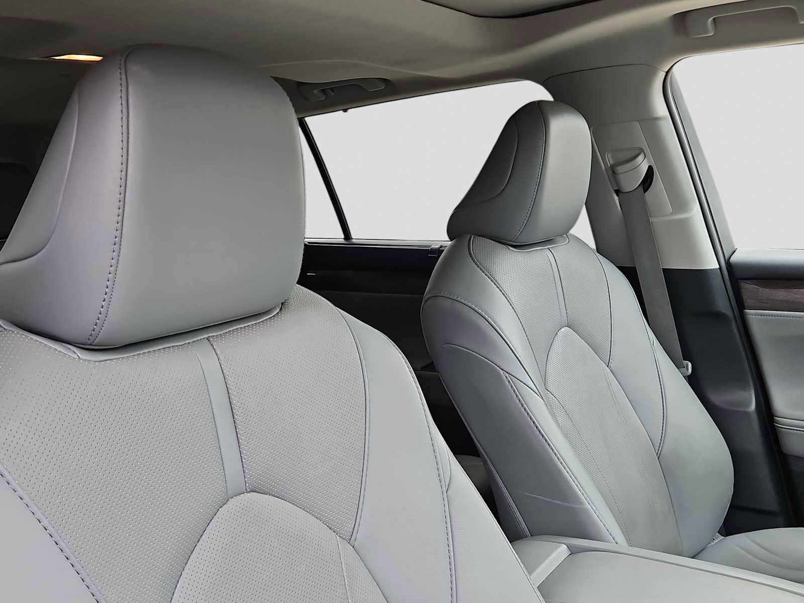 Used 2021 Toyota Highlander Limited image 17