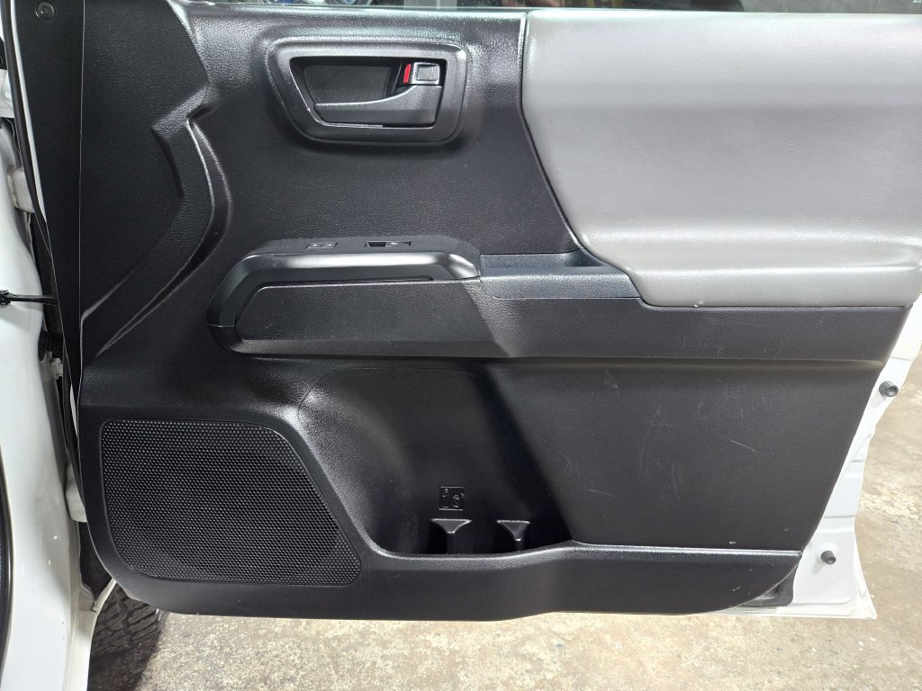 Used 2017 Toyota Tacoma SR RWD image 41