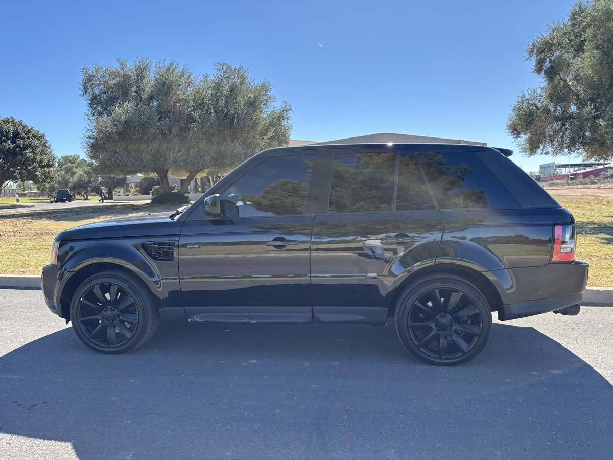 Used 2013 Land Rover Range Rover Sport HSE LUX image 4