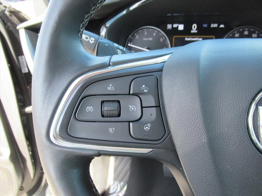 Used 2021 Buick Envision Avenir w/ Technology Package II image 23